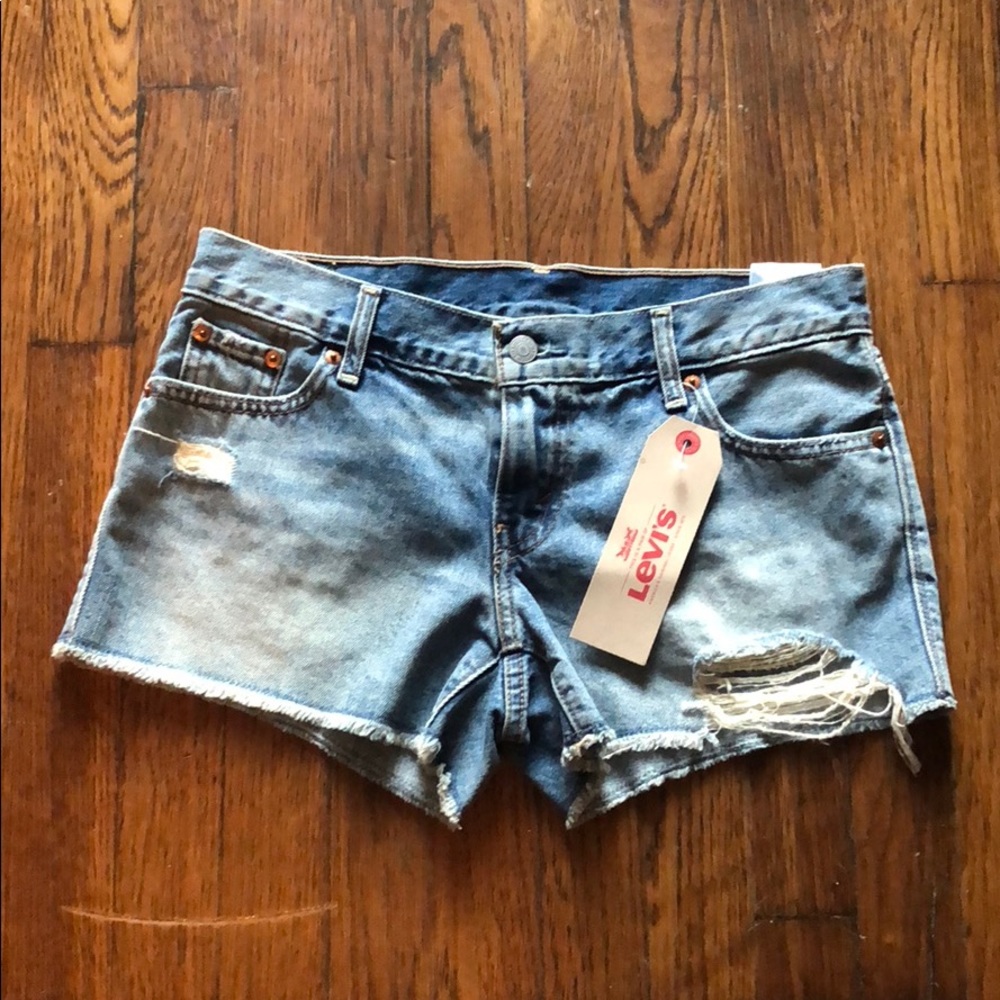 ✨Levi’s denim shorts